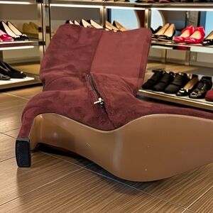 Women's Tall Suede Boot in Burgundy - Unbranded SIZE 7